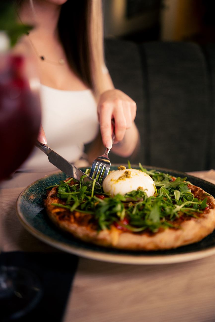 Pinsa à la roquette et à la burrata (photo d’illustration)